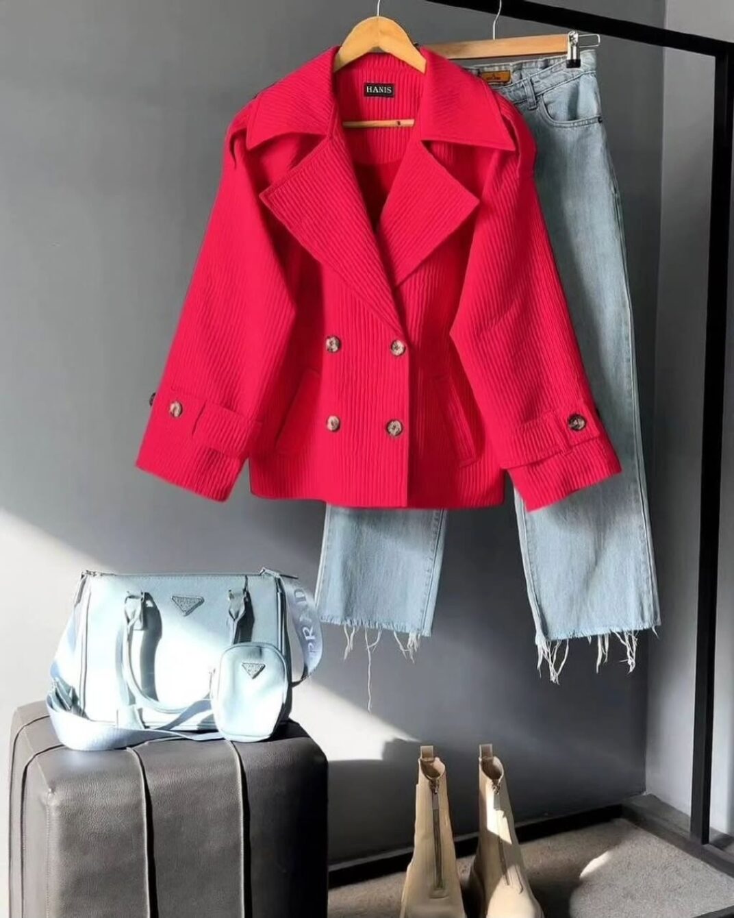 Screenshot_۲۰۲۵۰۹۲۳_۱۸۱۰۴۲_Instagram ترنچ کت مخمل